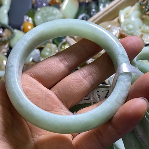 岫玉手镯未镶嵌60-61口径