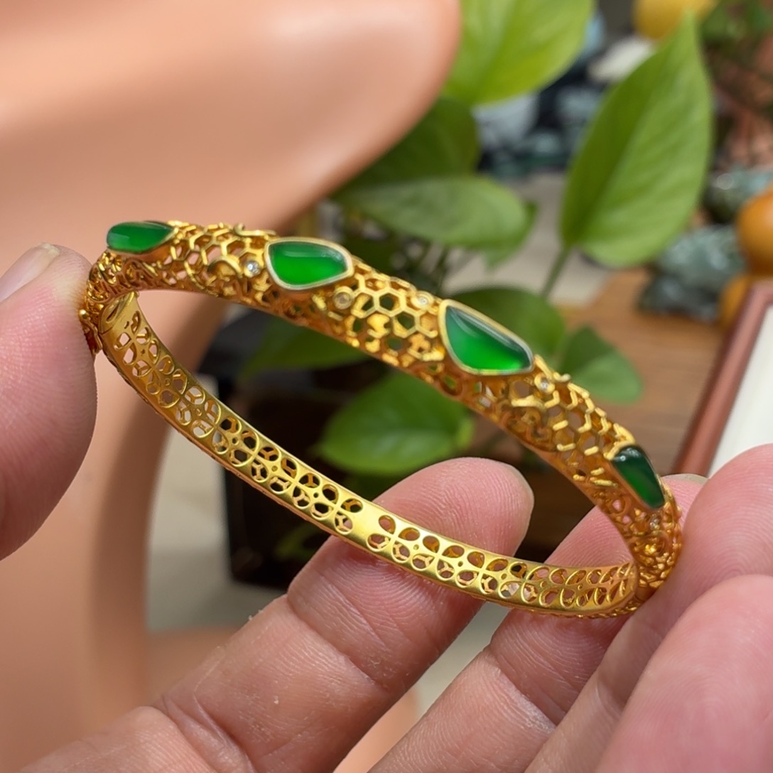 翡翠18K金镶嵌手镯