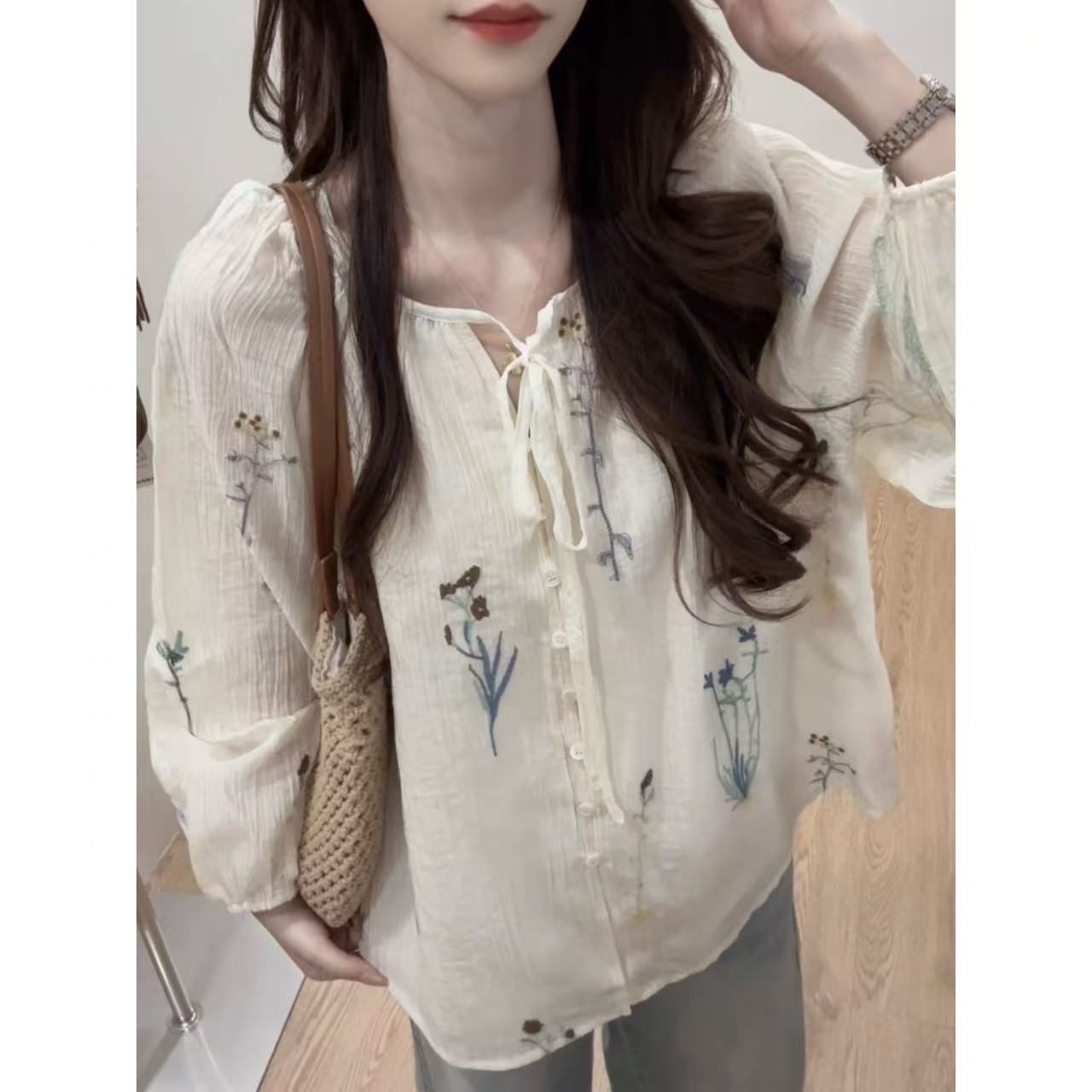 【五分糖】天丝刺绣上衣女宽松百搭韩系