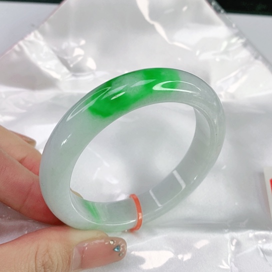 翡翠手镯未镶嵌天然翡翠A货041