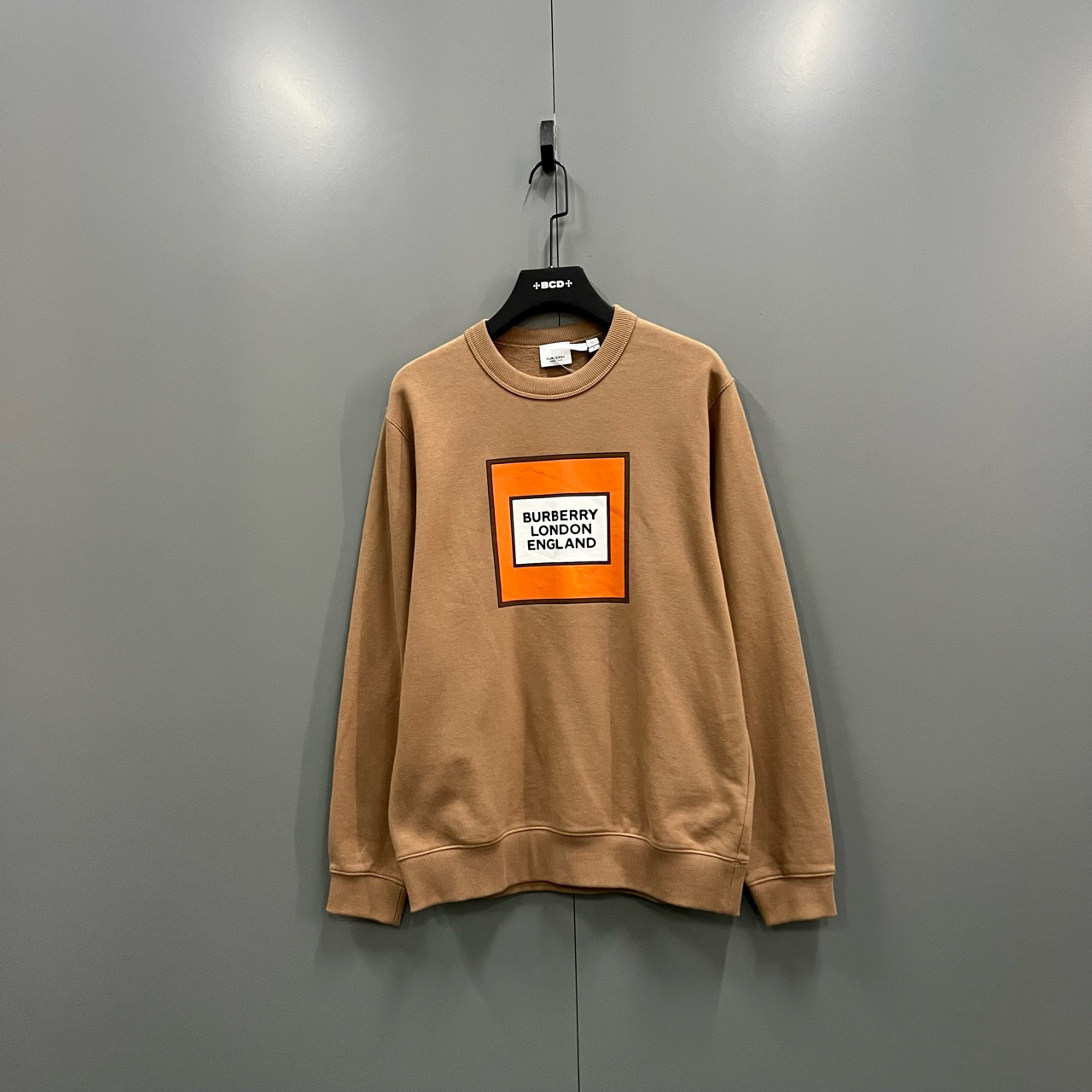 95新 BURBERRY/博柏利 （jp）123 拼色正面logo印花卫衣 M码/全新/