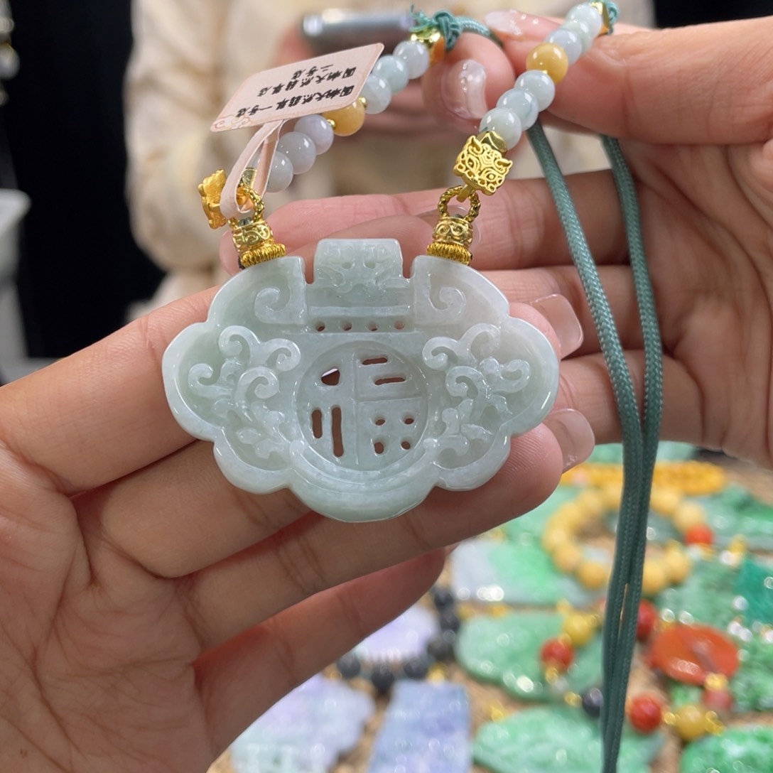 翡翠颈饰未镶嵌代编织