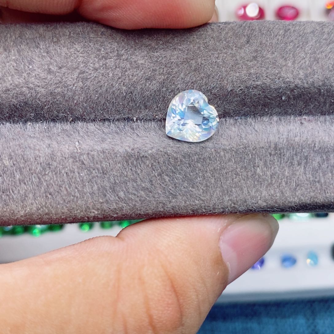 月光石裸石未镶嵌月月光2.33克拉