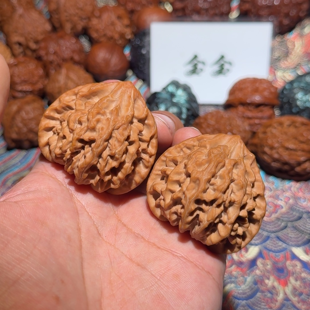 核桃把件1570龙门涧，尺寸44.5