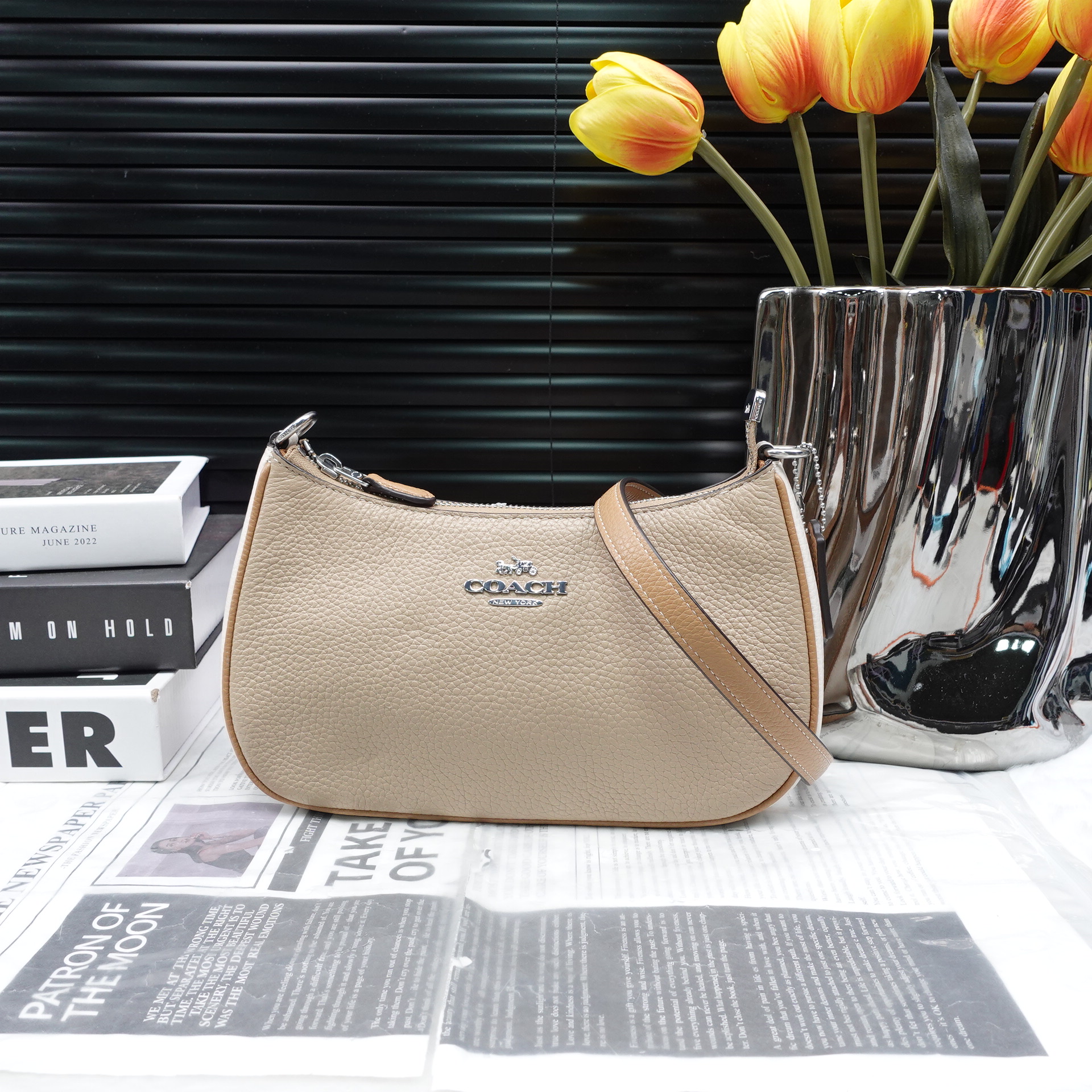 95新 COACH/蔻驰 单肩包/T10202647