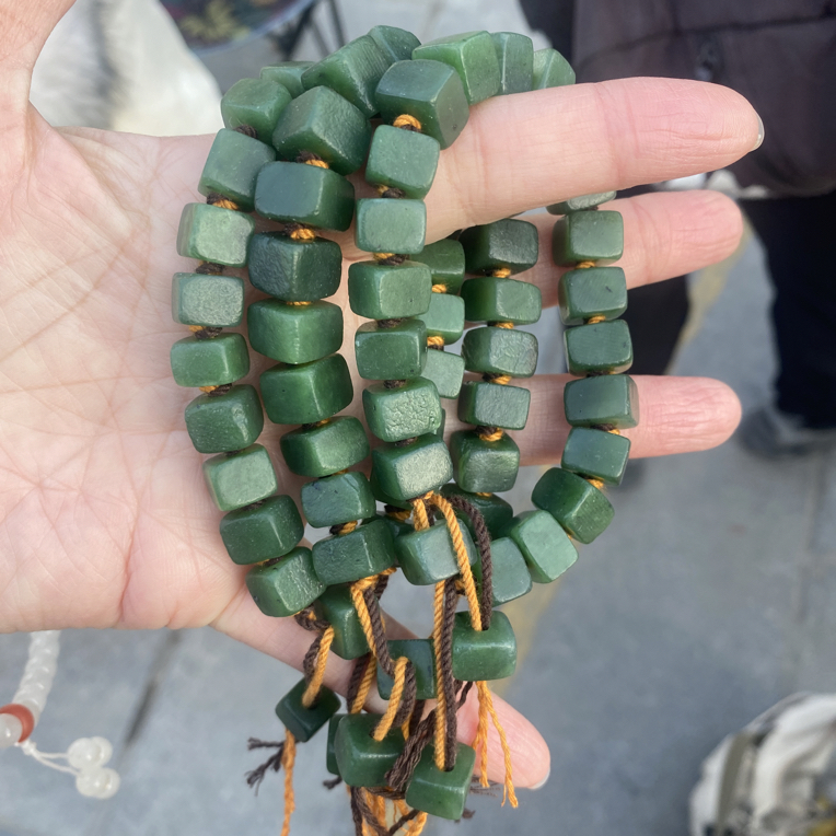 和田玉碧玉方糖手串设计款。多样性发其一