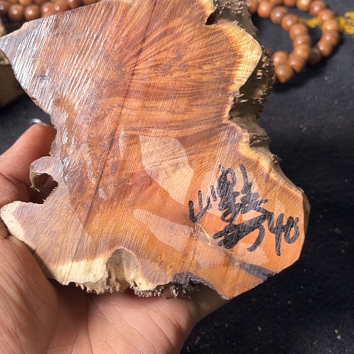 山****香榧木我们的确是一个人的