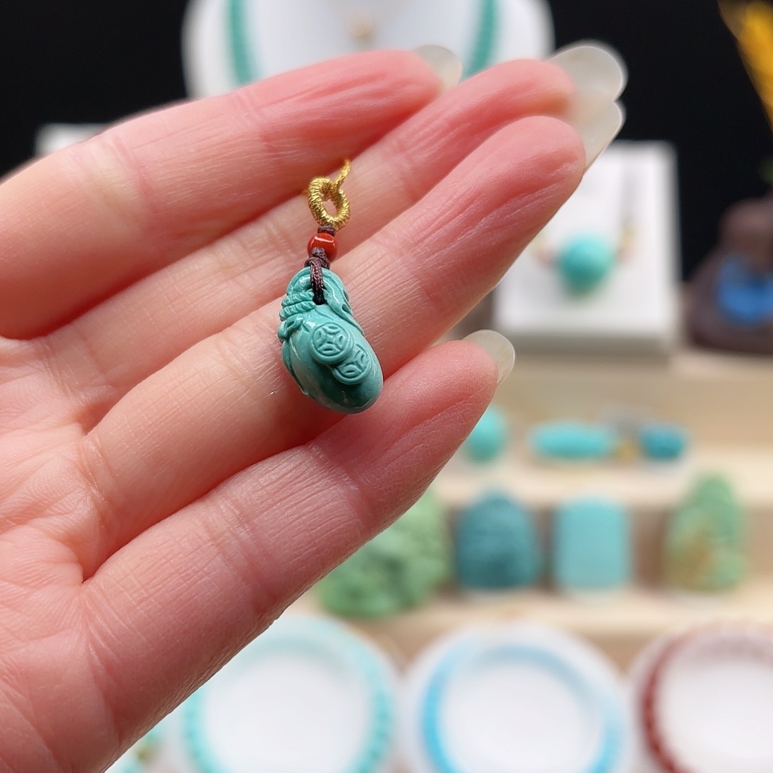 绿松石配饰未镶嵌