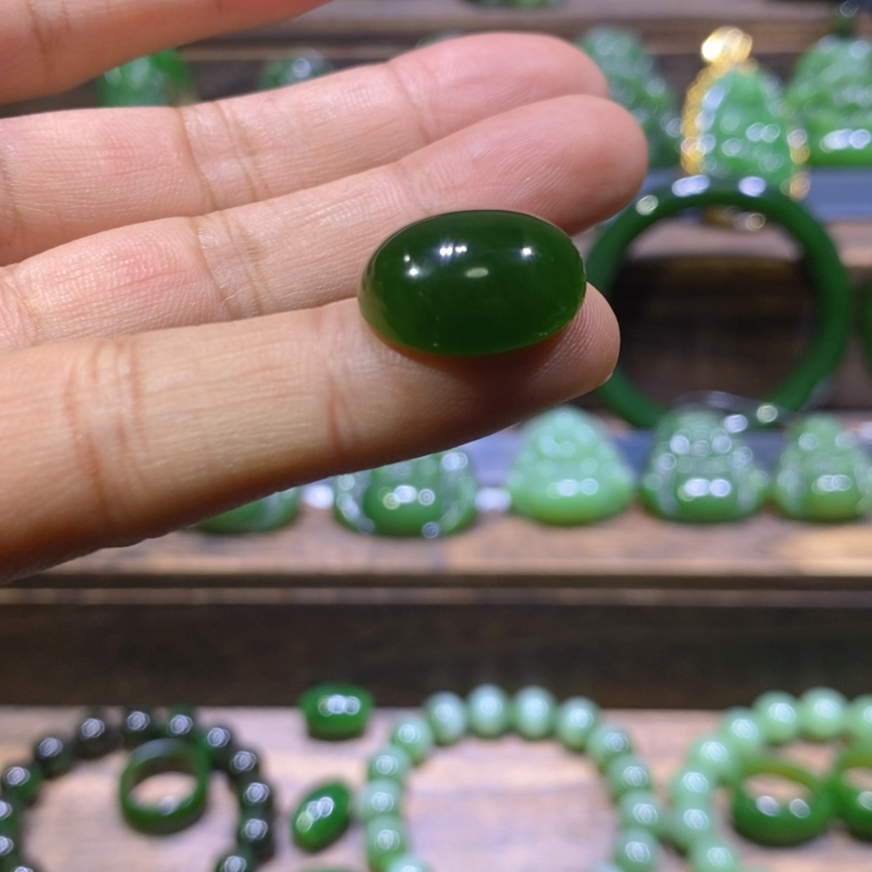 【闪购商品】和田玉未镶嵌吊坠(不含链)菠菜绿蛋面 18/13