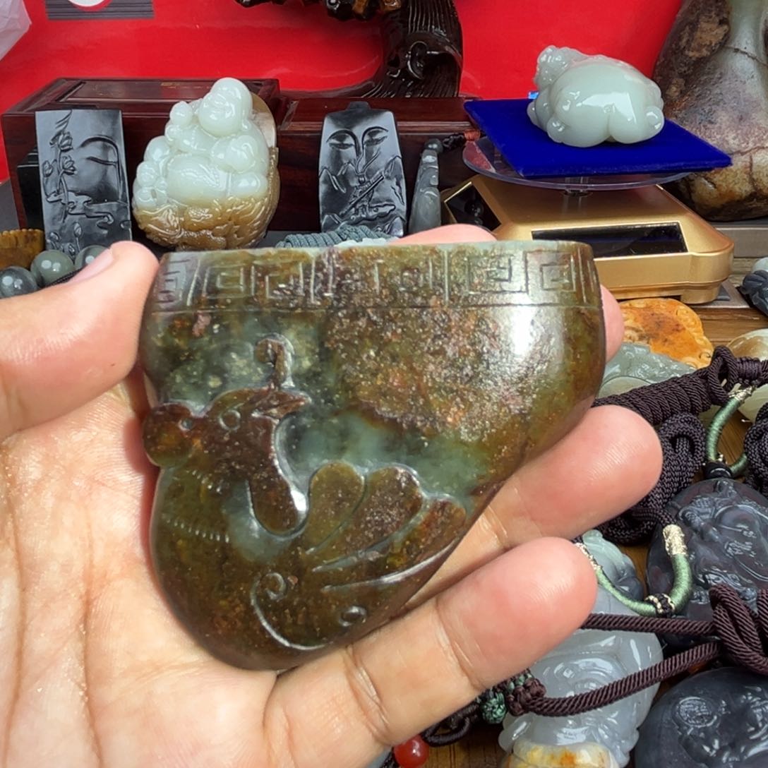 和田玉颈饰未镶嵌