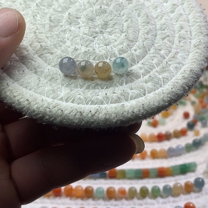 翡翠散珠未镶嵌定制翡翠卡7+，一组