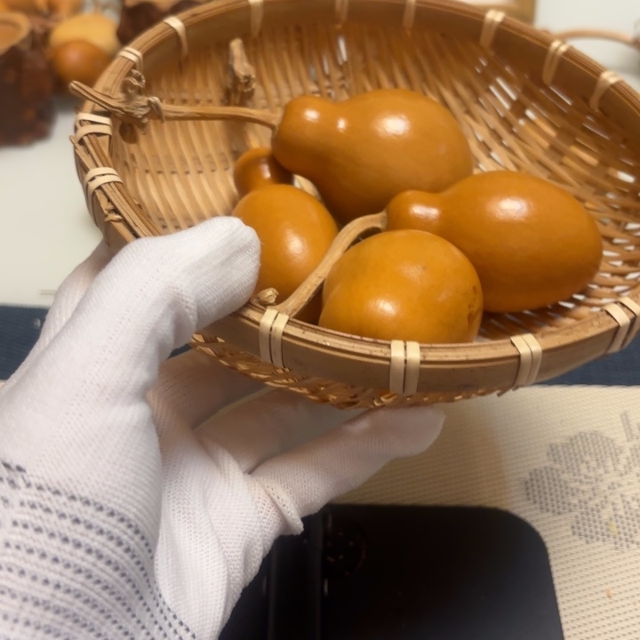 j***7天然手捻老皮的葫芦