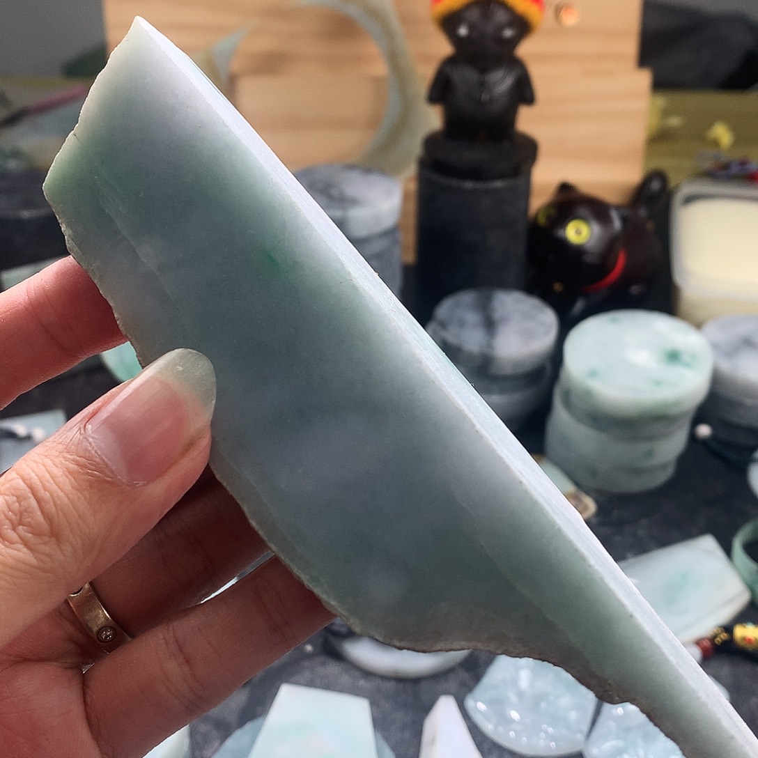 翡翠颈饰未镶嵌料子