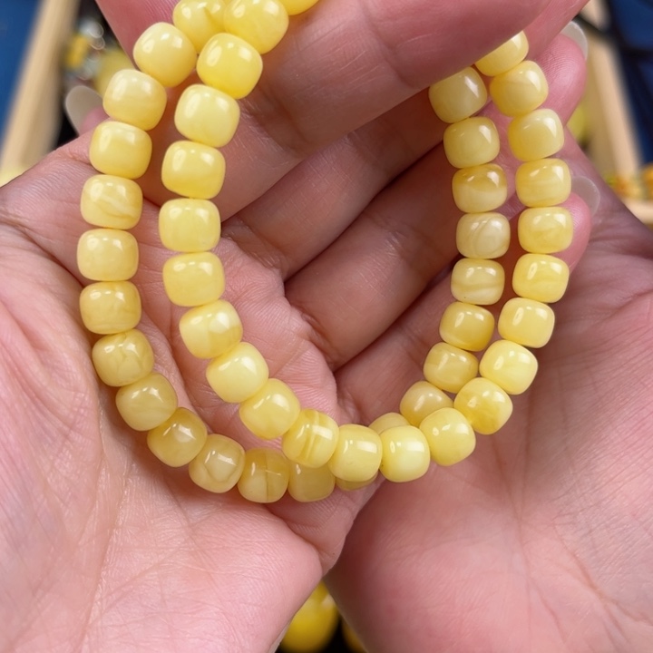 琥珀珠宝奇石未镶嵌琥珀，多样性发其一