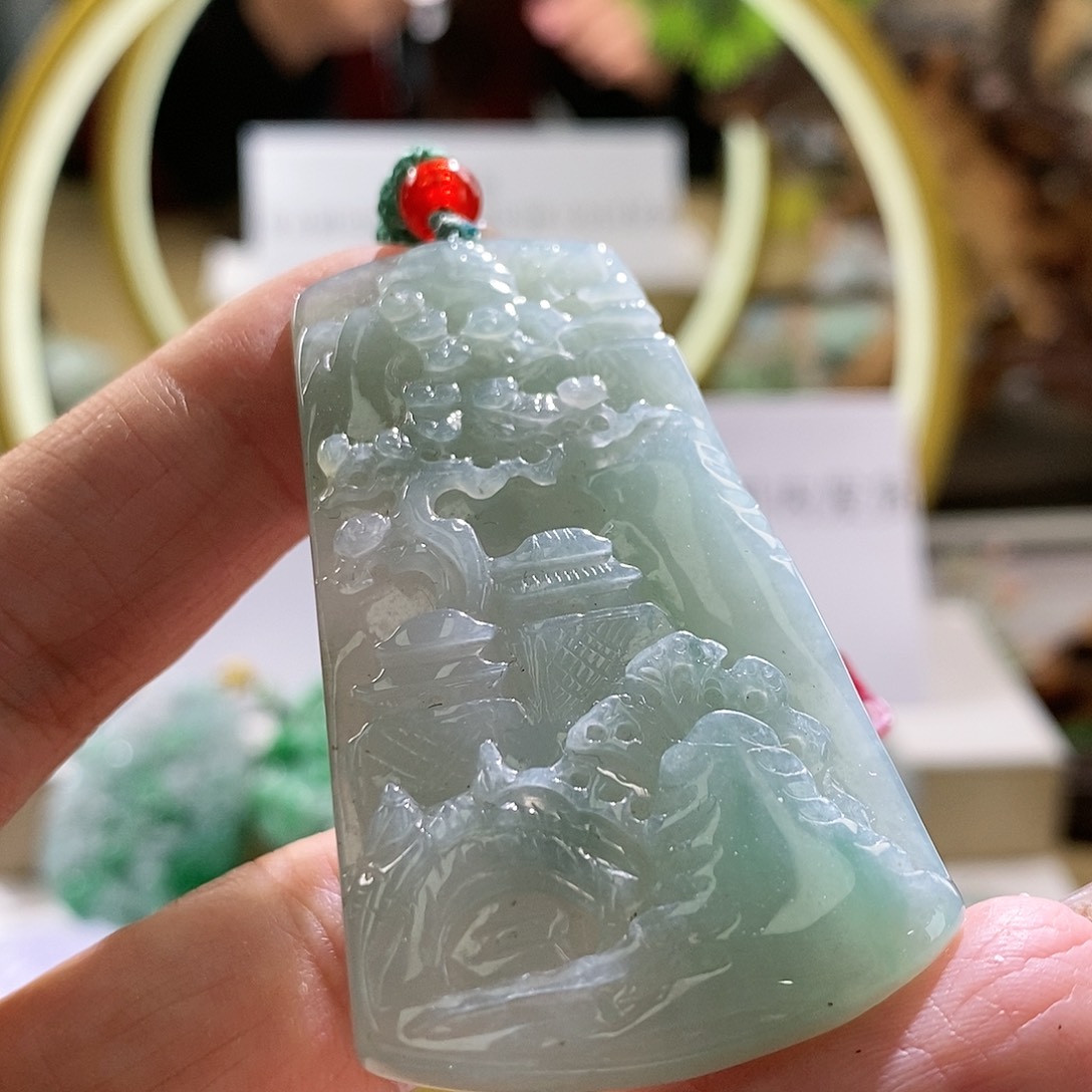 【闪购商品】翡翠颈饰未镶嵌山水