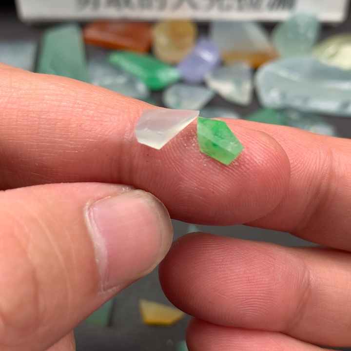 定制翡翠未镶嵌材料定制