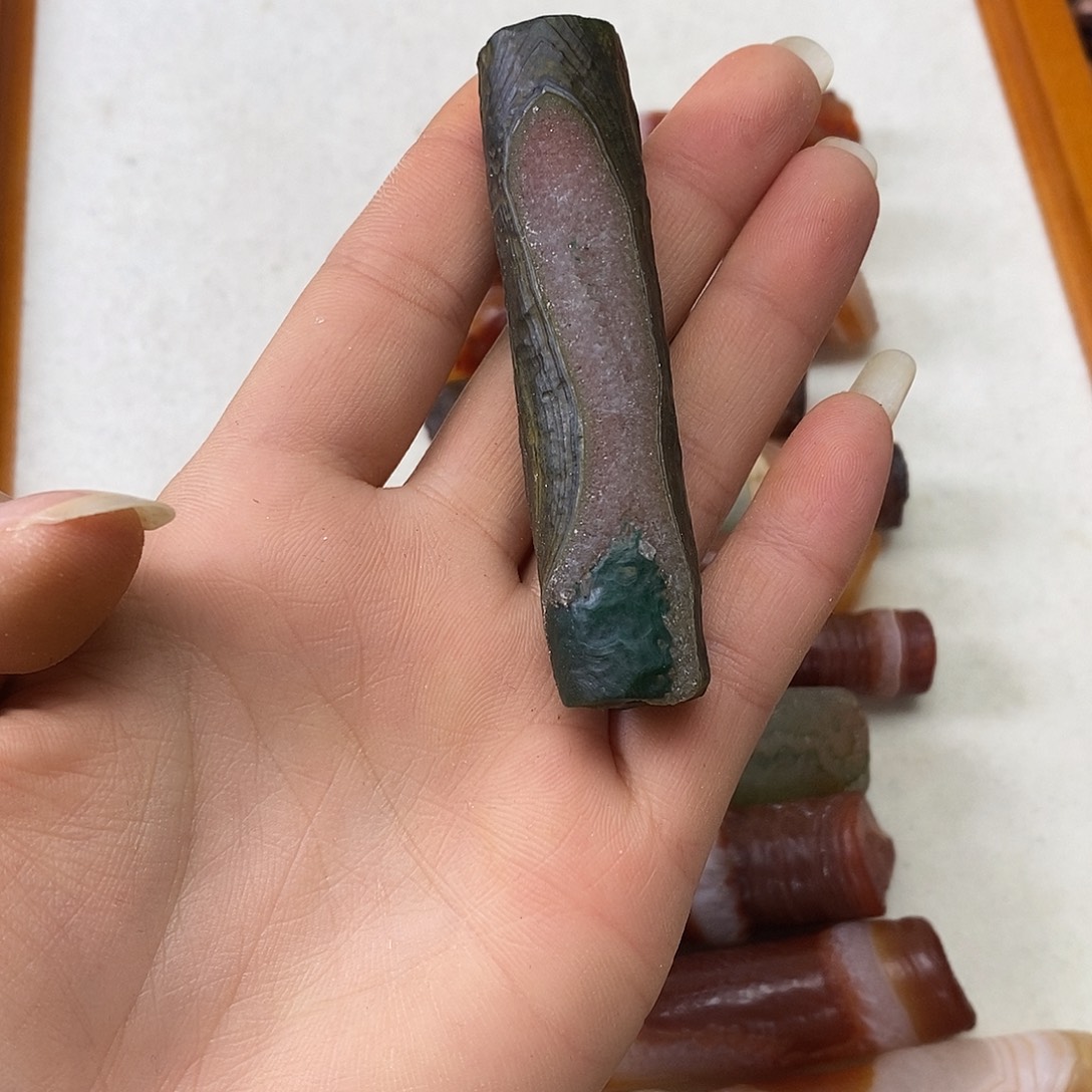 玛瑙/玉髓未镶嵌珠宝半成品玛瑙一个装