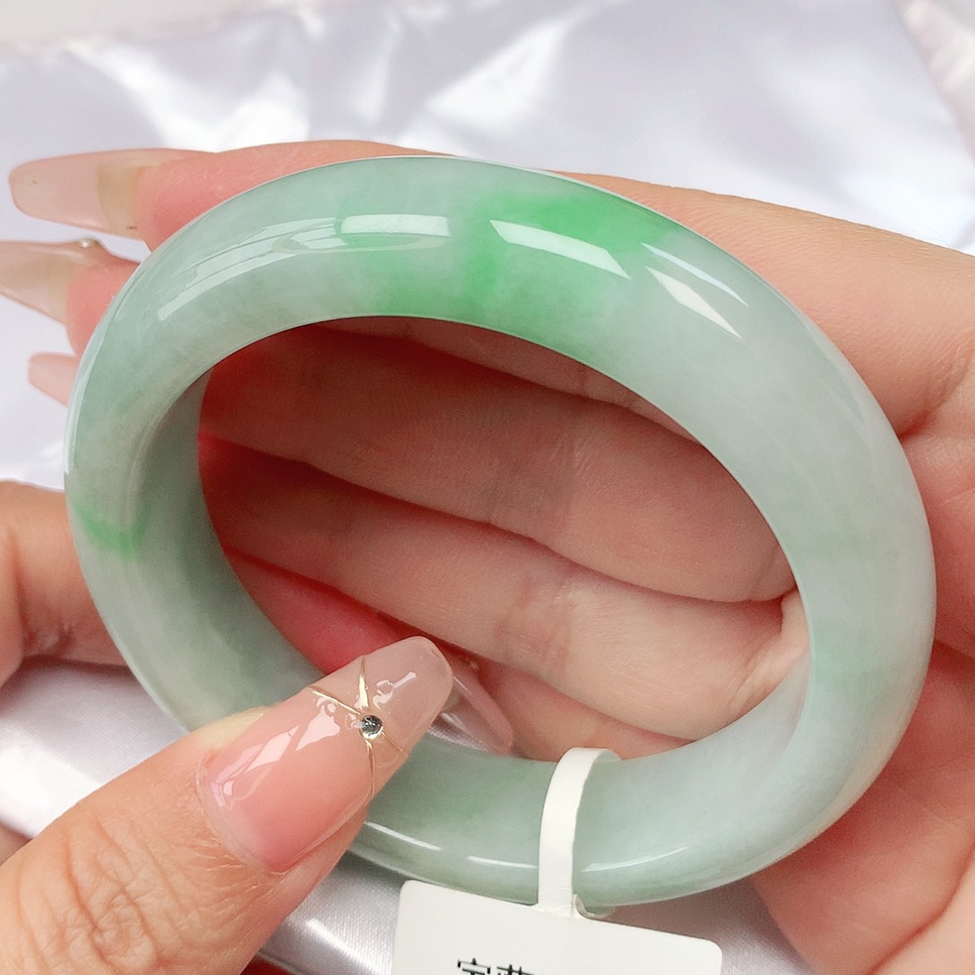 翡翠手镯未镶嵌抖音893