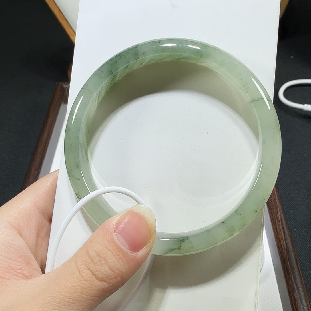 石英质玉（天山翠）未镶嵌手镯