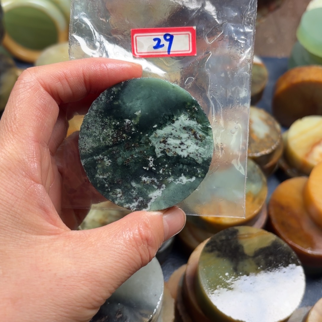 啊***哈蛇纹石玉未镶嵌珠宝半成品