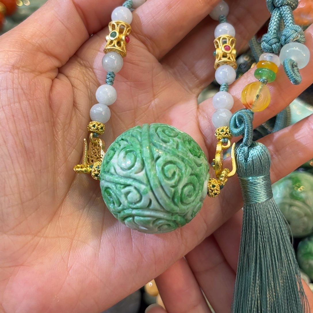 翡翠颈饰未镶嵌待编款