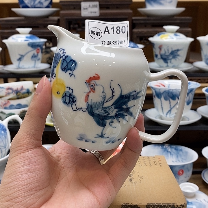 知***俗手绘一物一拍公鸡公道杯260cc釉下彩微瑕福利款