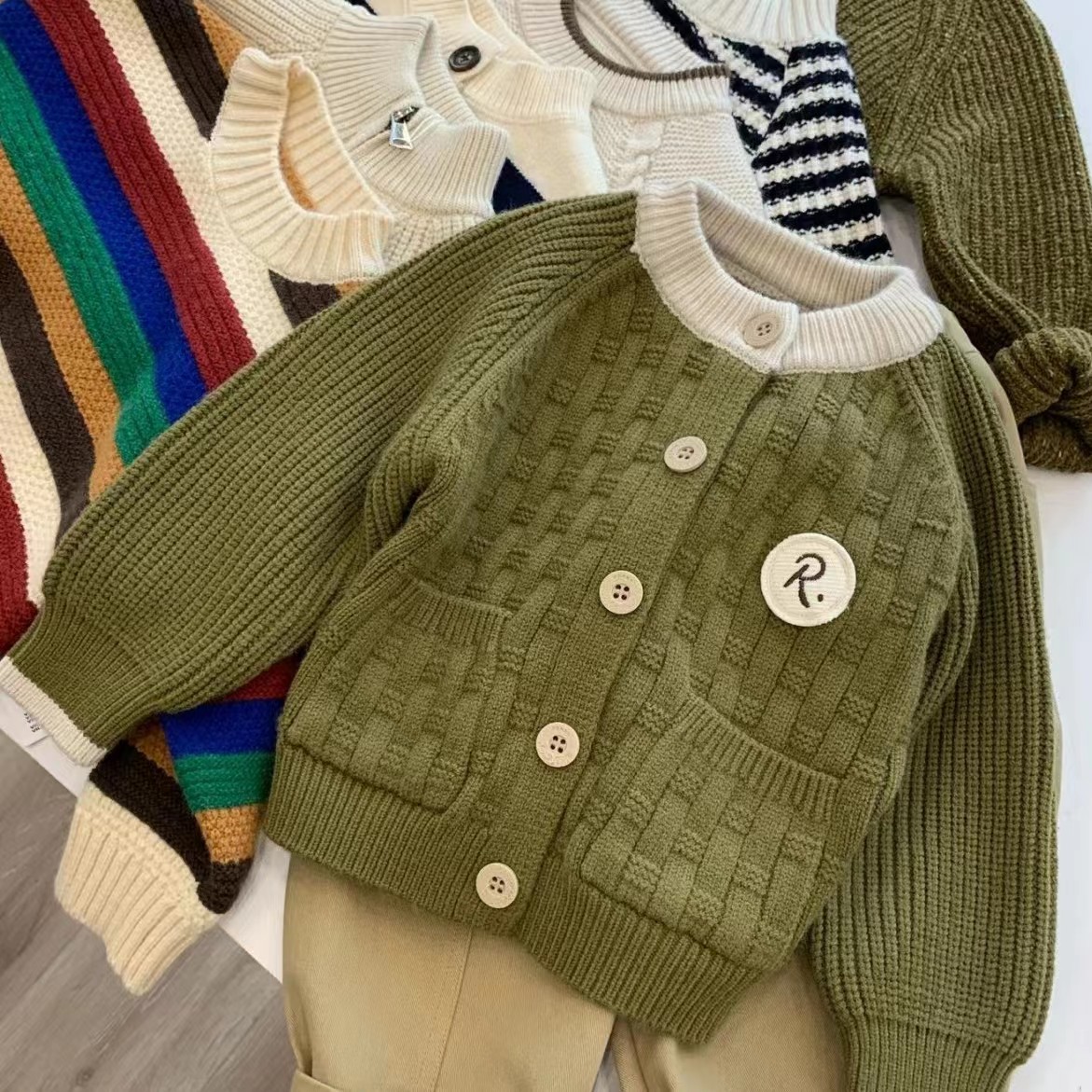 WU家瑕疵羽绒背心（介意慎拍，NO退换）