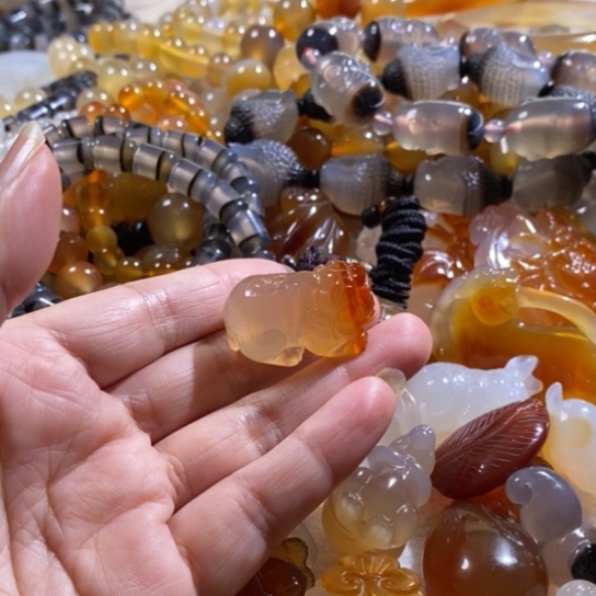 玛瑙/玉髓玛瑙吊坠未镶嵌