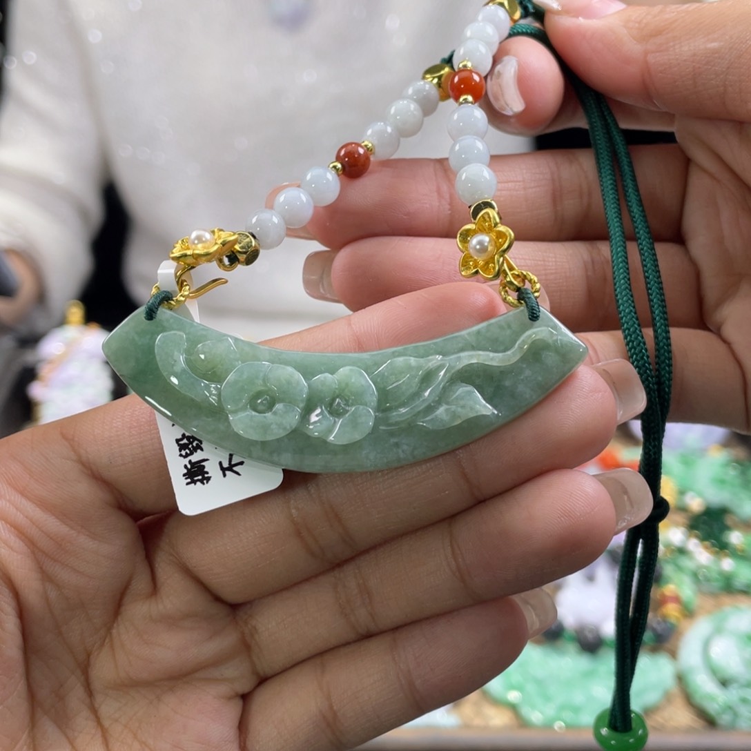 翡翠颈饰未镶嵌代编织