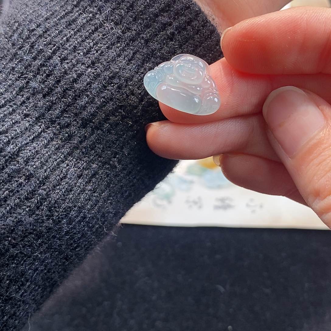 翡翠颈饰未镶嵌狂*天然翡翠