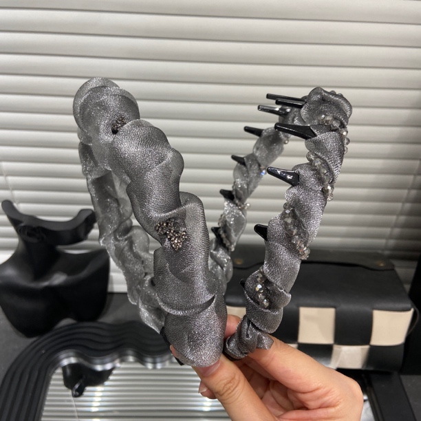 E4378 银色水晶蝴蝶缠绕网纱带齿发箍春夏高颅顶感头箍百搭发卡女