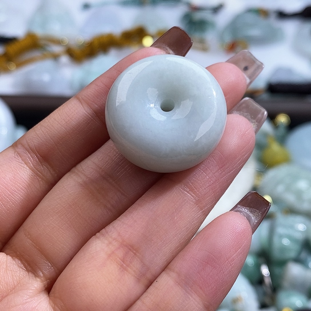 翡翠未镶嵌颈饰4585