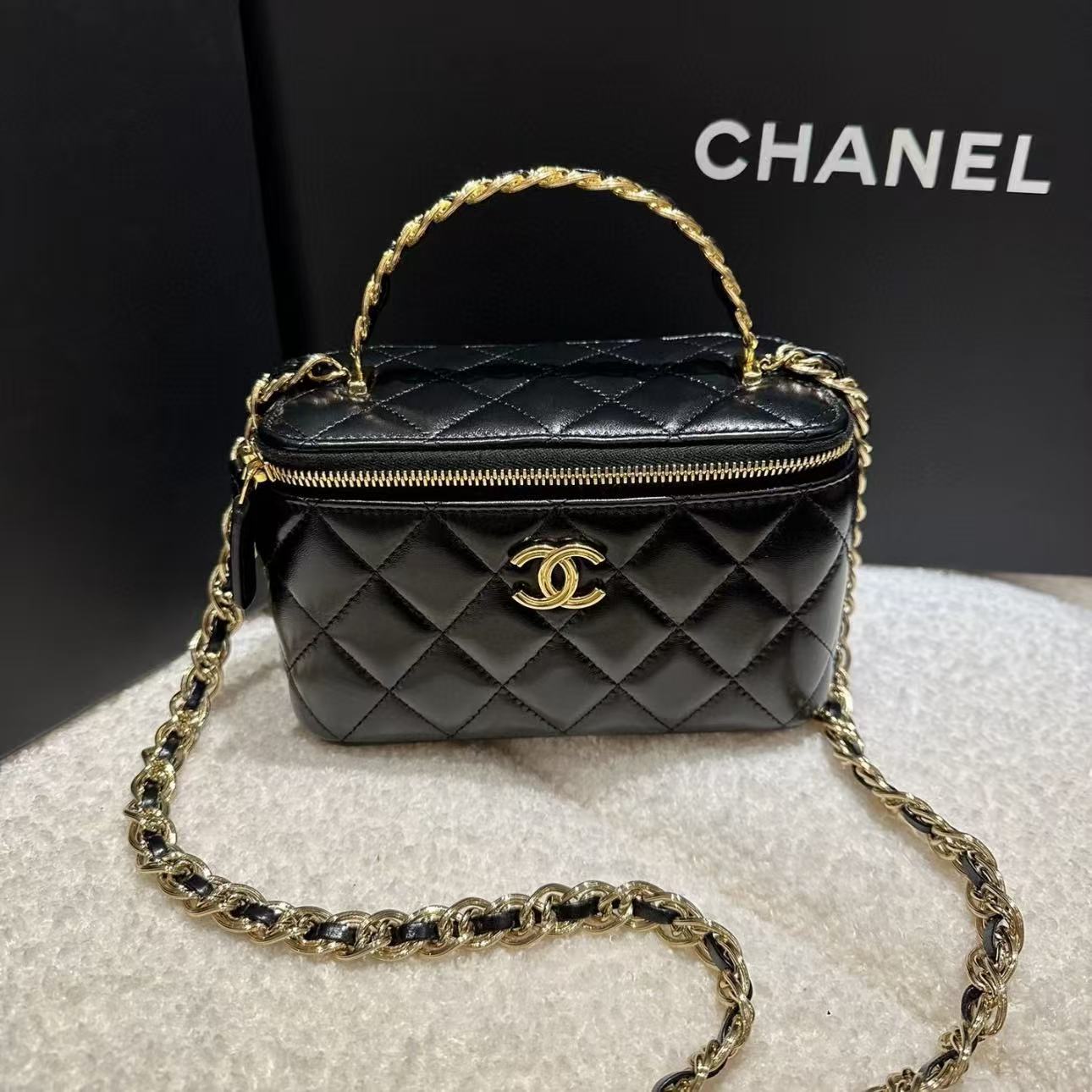 99新 Chanel/香奈儿 Chanel 黑金手柄化妆盒 25110072-05