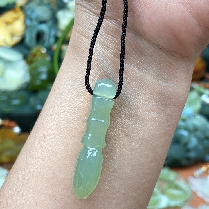 蛇纹石玉未镶嵌吊坠