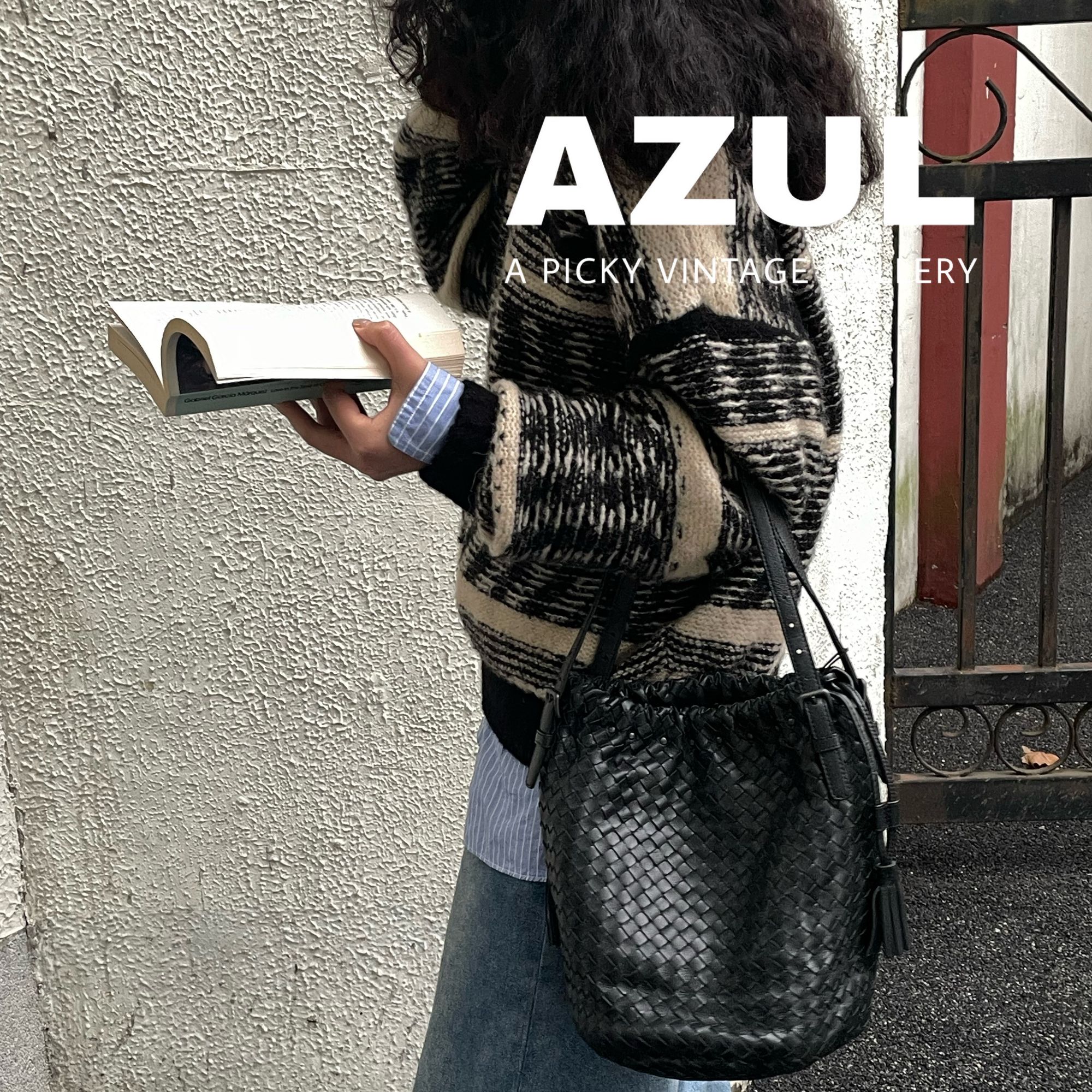 95新 BOTTEGA VENETA/葆蝶家 黑色铆钉流苏编织水桶手提包 39942 