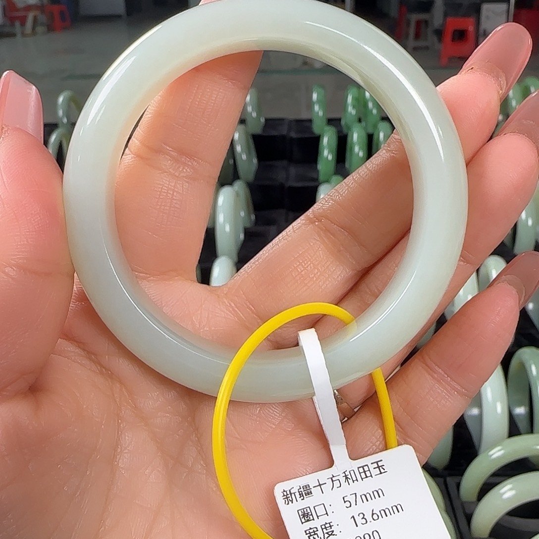 半***夏和田玉未镶嵌手镯57