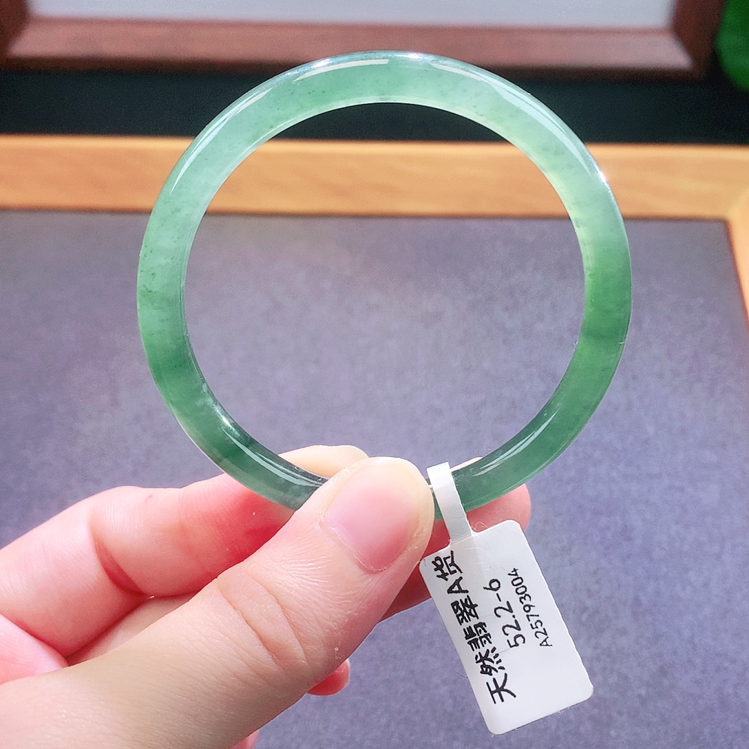 未镶嵌手镯翡翠天然翡翠