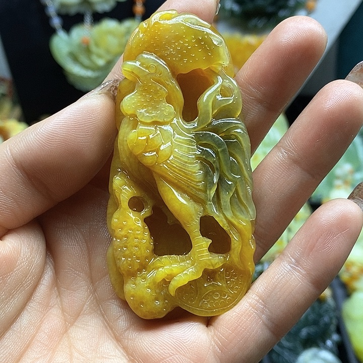 蛇纹石玉挂件未镶嵌