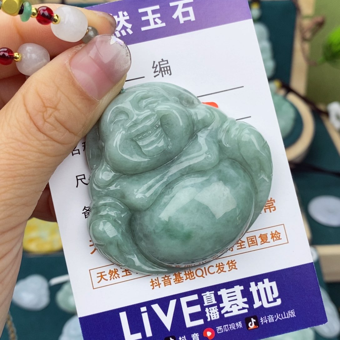 翡翠颈饰未镶嵌佛公