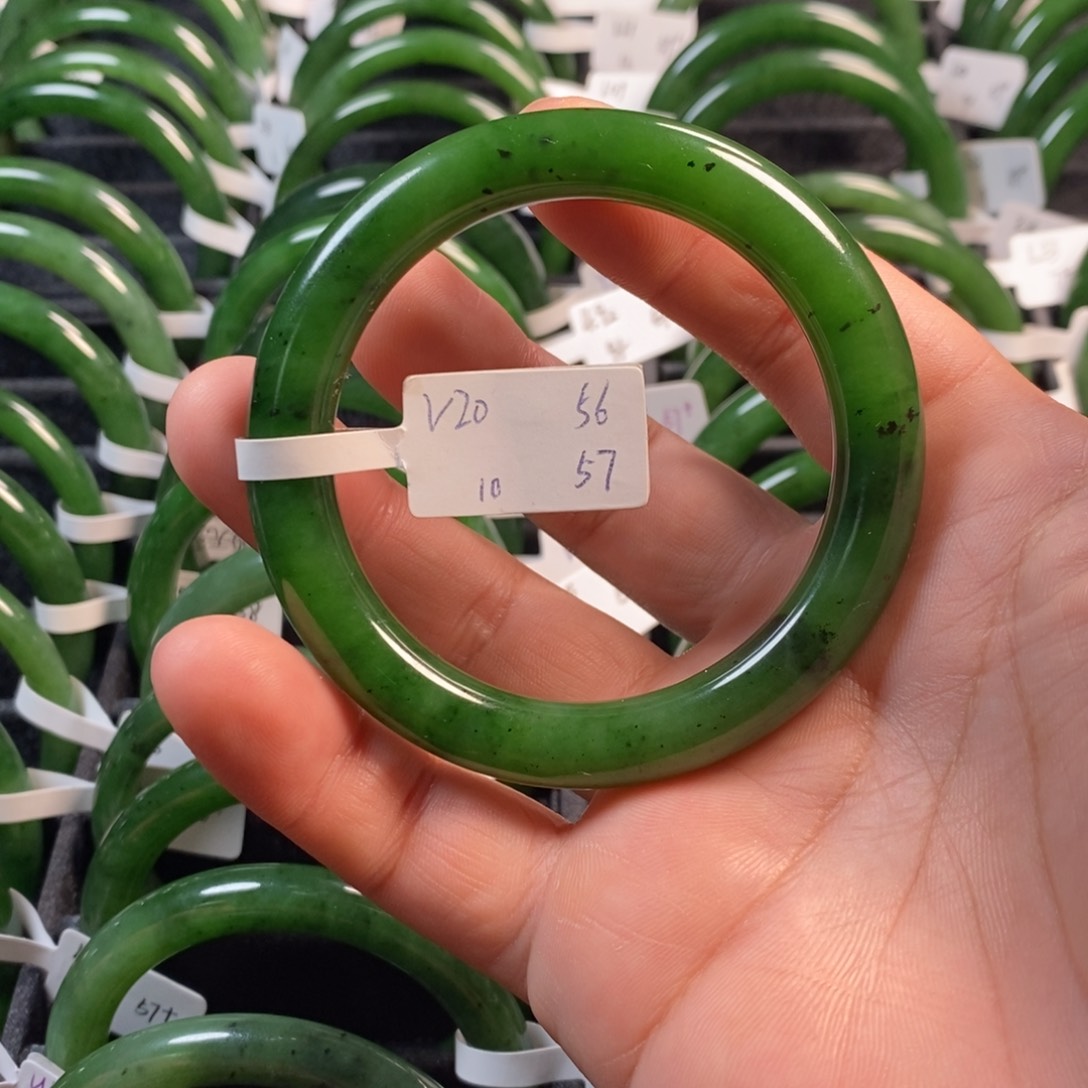 和田玉（碧玉）手镯未镶嵌56