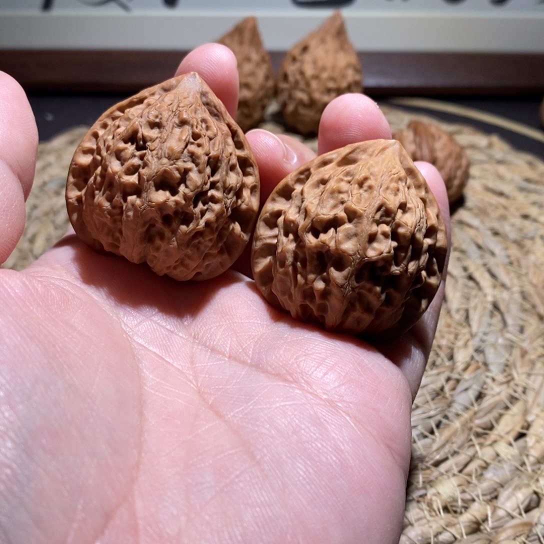 一***叔吊坠桃核38金牛全品