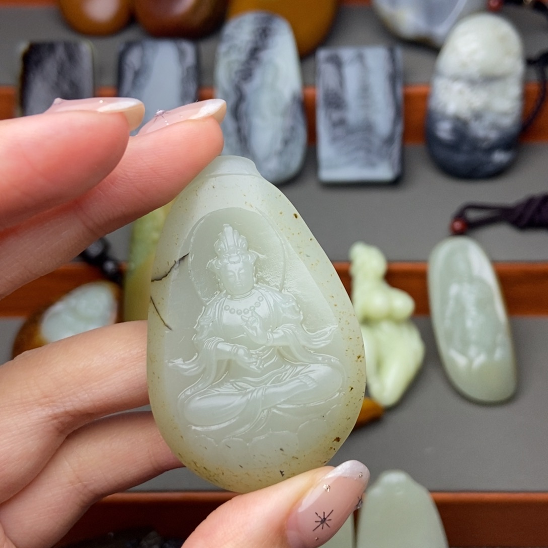 和田玉颈饰未镶嵌