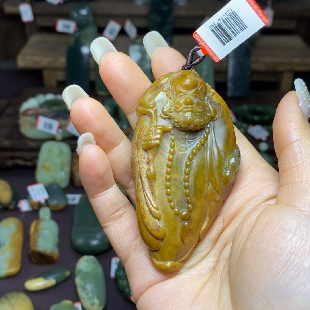 岫岩河磨玉（透闪石质玉）把件未镶嵌铭*