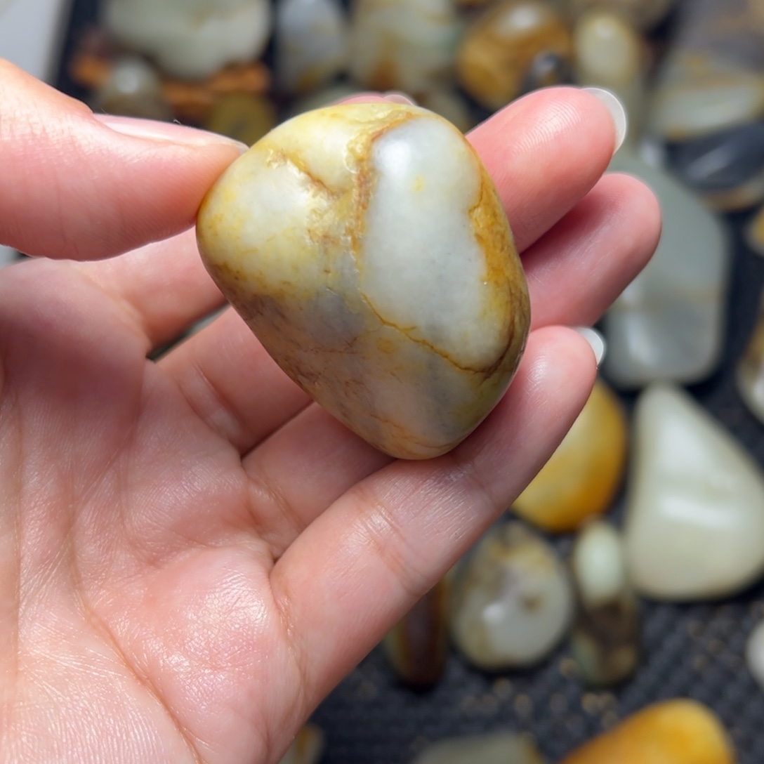 和田玉未镶嵌把件A21