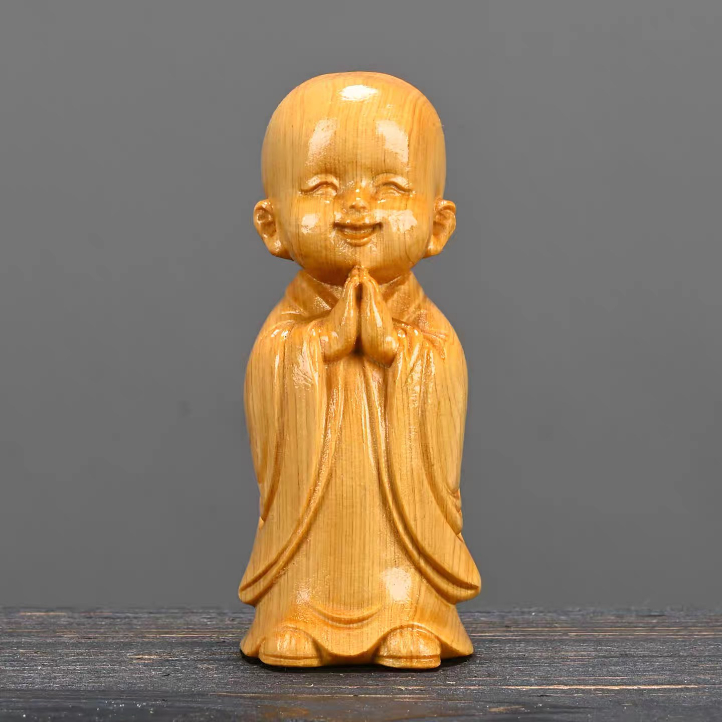 崖柏木雕合掌小沙弥高8cm文玩实木雕刻禅意家居汽车装饰摆件