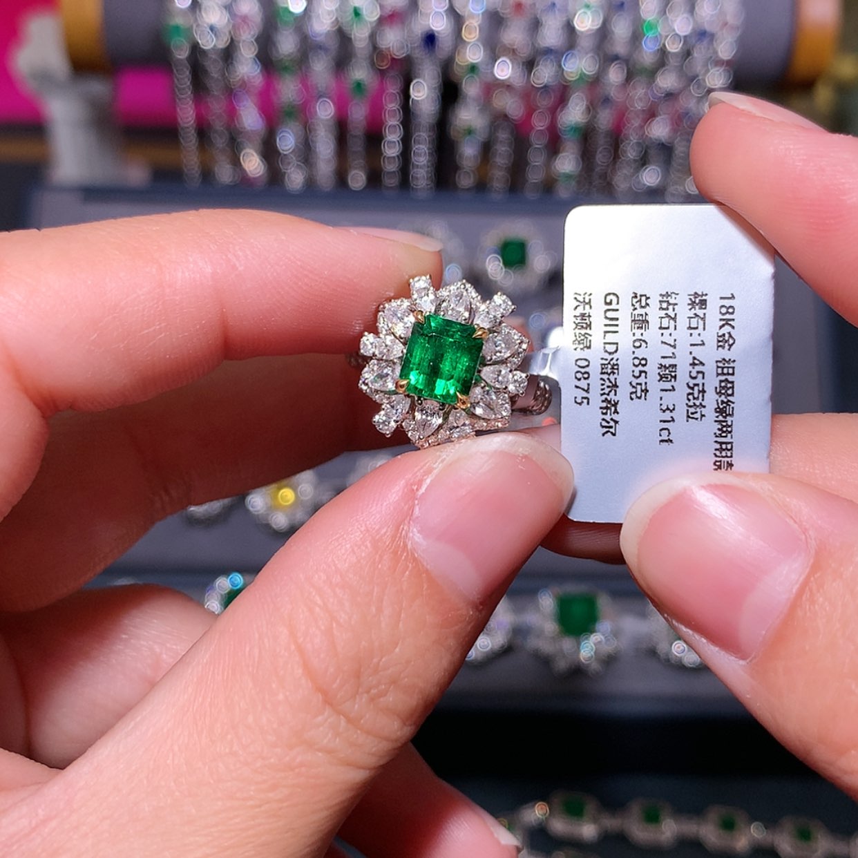 【闪购商品】祖母绿戒指18K金镶嵌