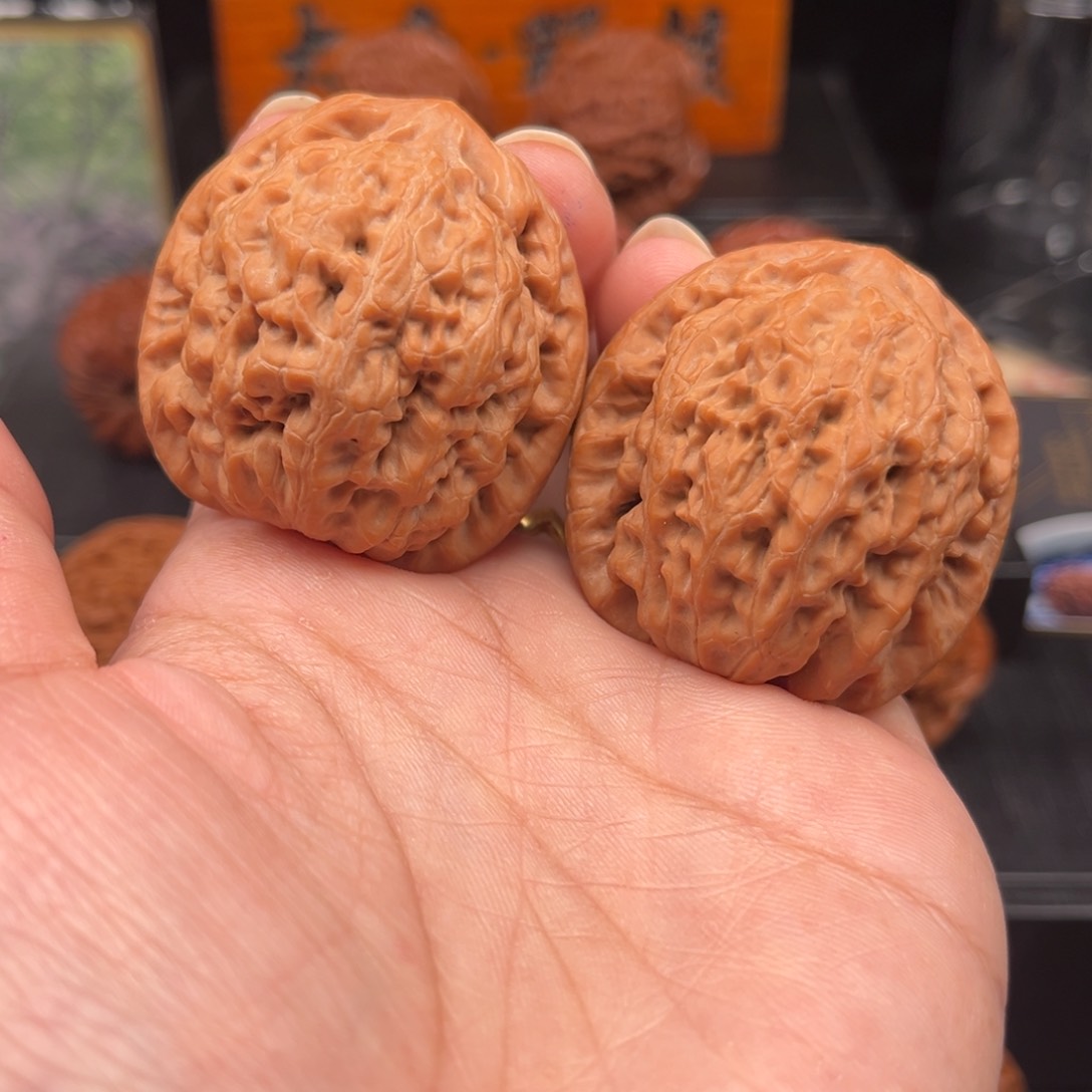 【闪购商品】文玩核桃吊坠?金公子