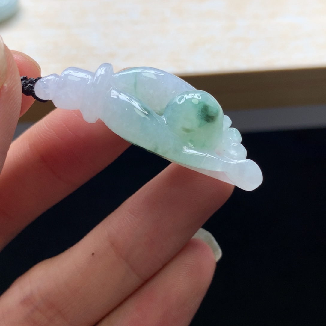 翡翠未镶嵌颈饰吊坠