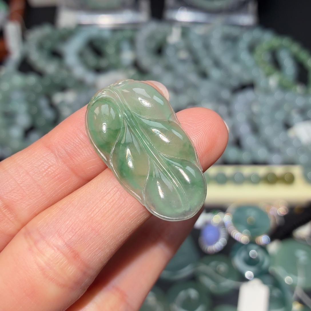 翡翠未镶嵌颈饰翡翠天然A货叶子