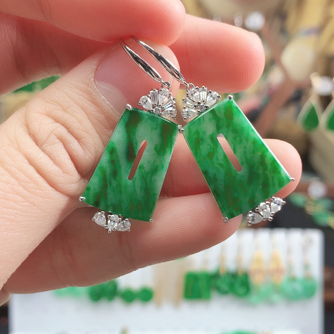 翡翠耳饰18K金镶嵌耳饰